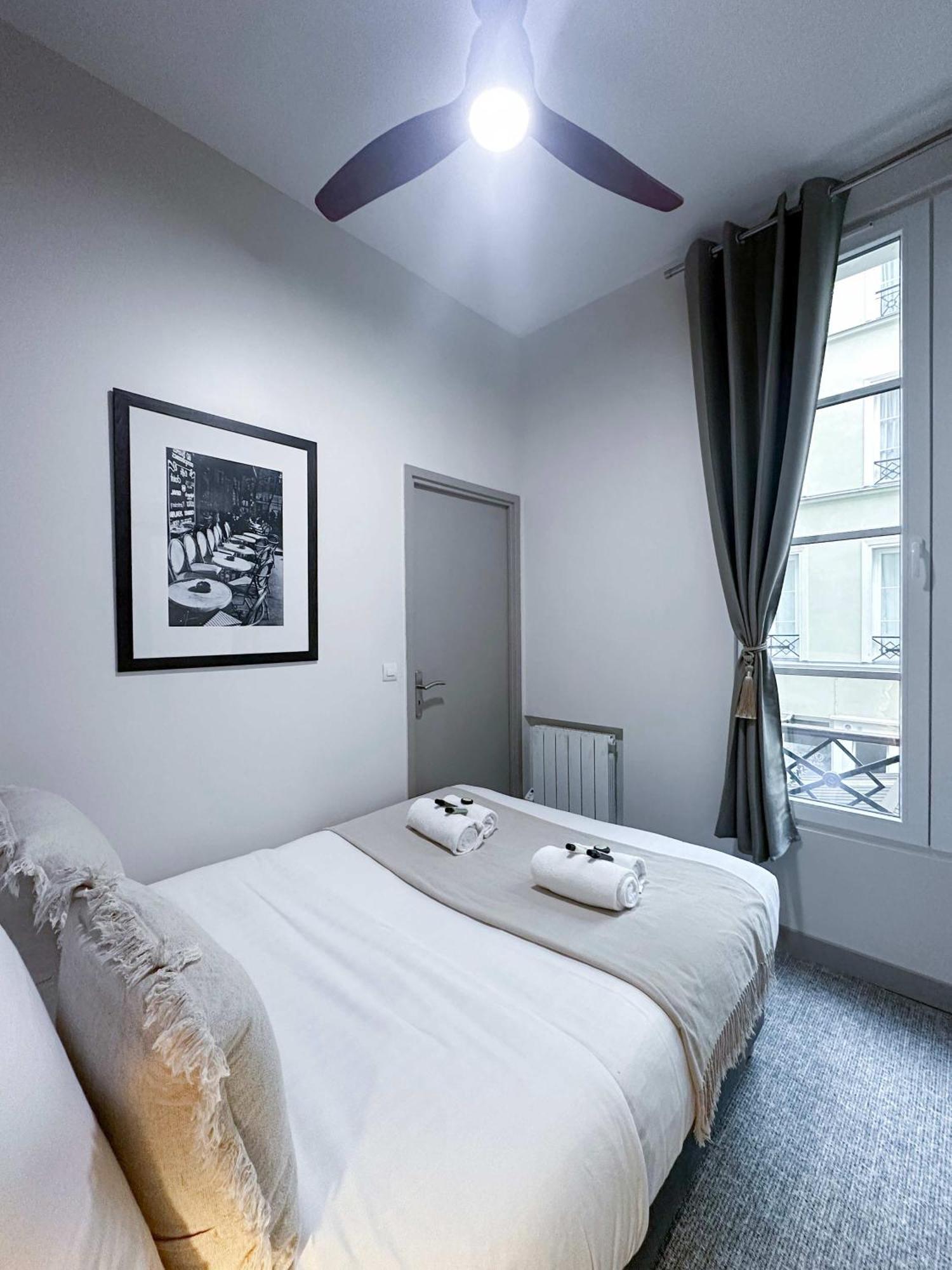 Renovated Champs-Elysees Retreat Apartment Париж Екстериор снимка